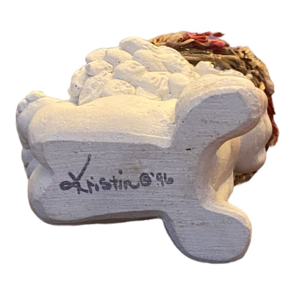 Vintage 1996 Dreamsicle cherub resting on hands 2” tall - Picture 7 of 7